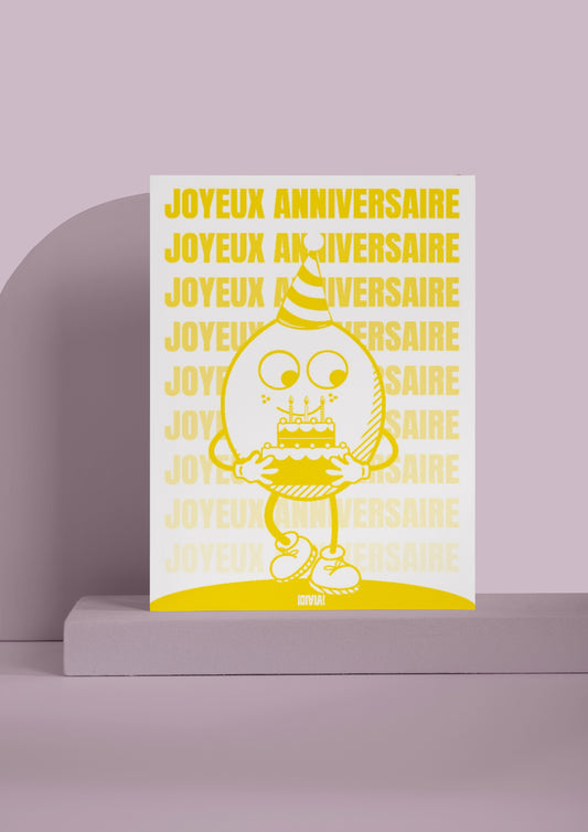 Carte joyeux anniversaire avec un bonhomme citron qui tient un gâteau dans les mains. 